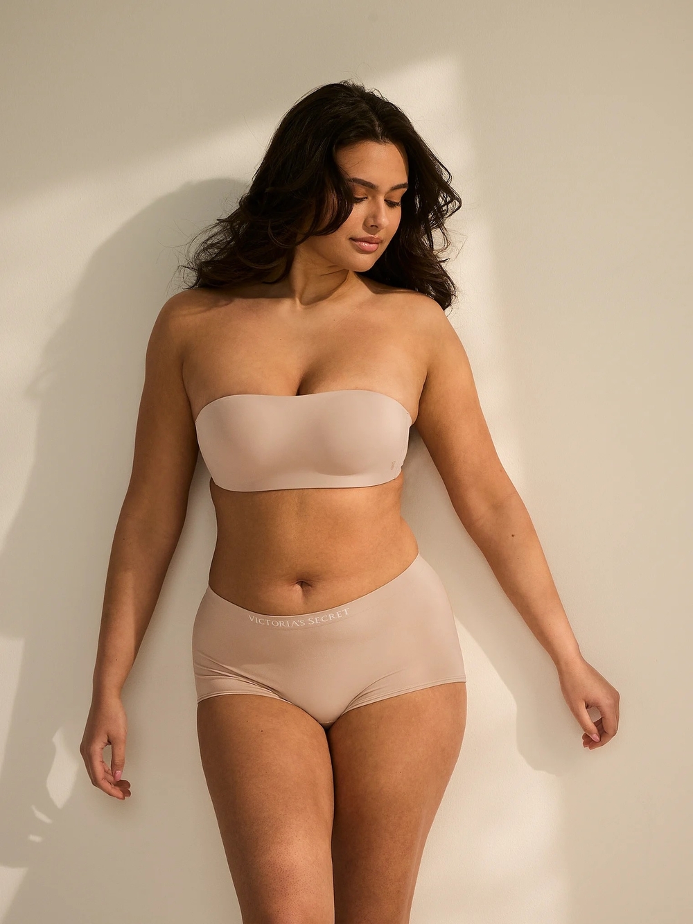 Invisible by Victoria’s Secret
Push-Up Wireless Bandeau Strapless Bra 38C (EUC)